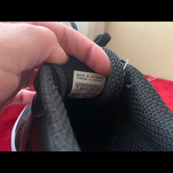 Women’s Reebok - Picture 6 of 6